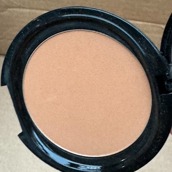 OSP Cosmetics Oil Free Pressed Powder in Matte Coco - Picture 5 of 9